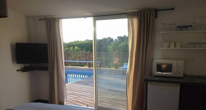 Charmant domaine : villa, studio et piscine chauffée. Idéal famille et amis !