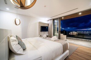 6 bedrooms, iron/ironing board, WiFi, bed sheets