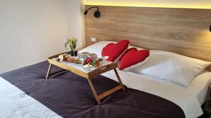 Comfort Double Room, Courtyard View | In-room safe, desk, laptop workspace, soundproofing - Pansion Bernarda Nova (Varazdinske Toplice)