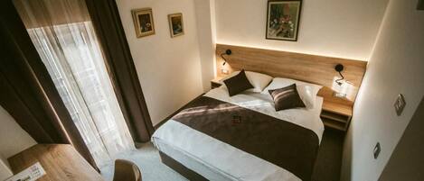 In-room safe, desk, laptop workspace, soundproofing