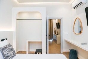 2 bedrooms, in-room safe, iron/ironing board, free WiFi - BH087 - C - Suite Santorini (Thira)