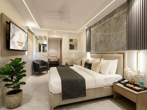 Superior Room | In-room safe, iron/ironing board, free WiFi, bed sheets - Dahabi Era-Delhi Airport (New Delhi)