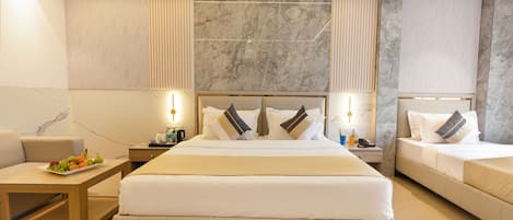 Suite Room | In-room safe, iron/ironing board, free WiFi, bed sheets