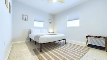 3 bedrooms, iron/ironing board, travel crib, free WiFi