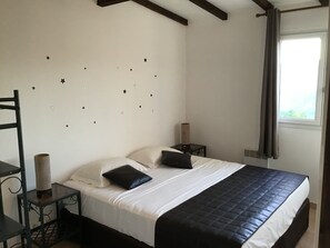 2 bedrooms, iron/ironing board, WiFi, bed sheets - Le Gite de l'Observatoire & Astronomy (Erbajolo)