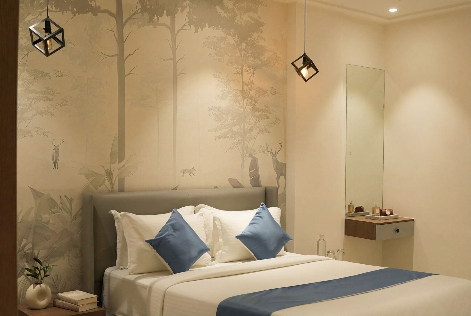 Family Room | Soundproofing, iron/ironing board, free WiFi