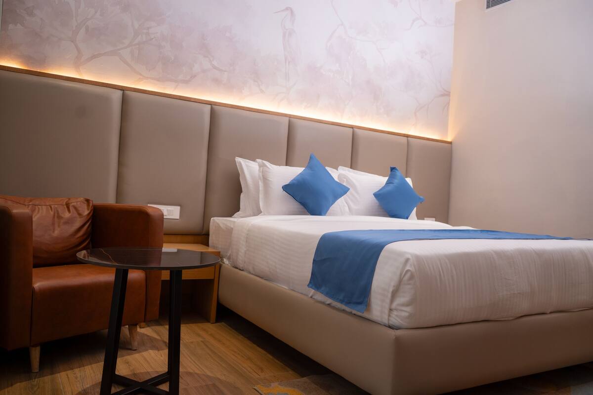 Soundproofing, iron/ironing board (on request), free WiFi, bed sheets