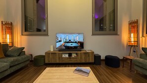 Nhà | Khu phòng khách | TV