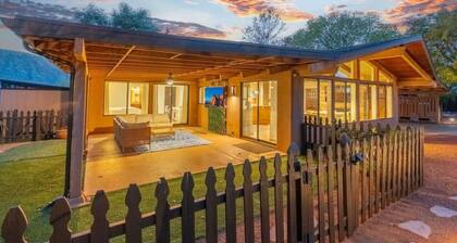 Red Rocks House | Chef`s Kitchen, Fireplace