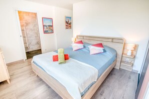 2 soverom, strykejern/-brett, reiseseng for barn og wi-fi (inkludert)