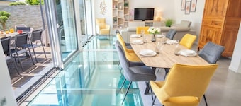 Luxury villa with indoor pool, 5 minutes from the sea via Groom*