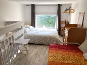 1 bedroom, iron/ironing board, bed sheets - Entire apartment on the Corniche Vendéenne (Saint-Hilaire-de-Riez)