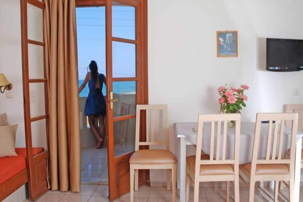 1 bedroom, iron/ironing board, travel cot, free WiFi