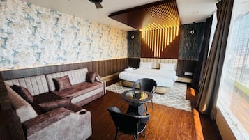 Royal-suite - balkon - udsigt til flod | 1 soveværelse, lydisolering, gratis Wi-Fi