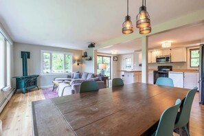 Interior - Private Oasis Under 10 Mins from Woodstock (Pomfret)