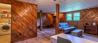 Peaceful oasis, stunning views, less than 10 mins from Woodstock Village