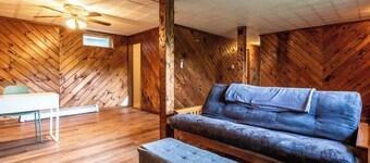 Private Oasis Under 10 Mins from Woodstock