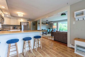 Smart TV, fireplace, offices - Private Oasis Under 10 Mins from Woodstock (Pomfret)