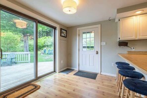Interior - Private Oasis Under 10 Mins from Woodstock (Pomfret)
