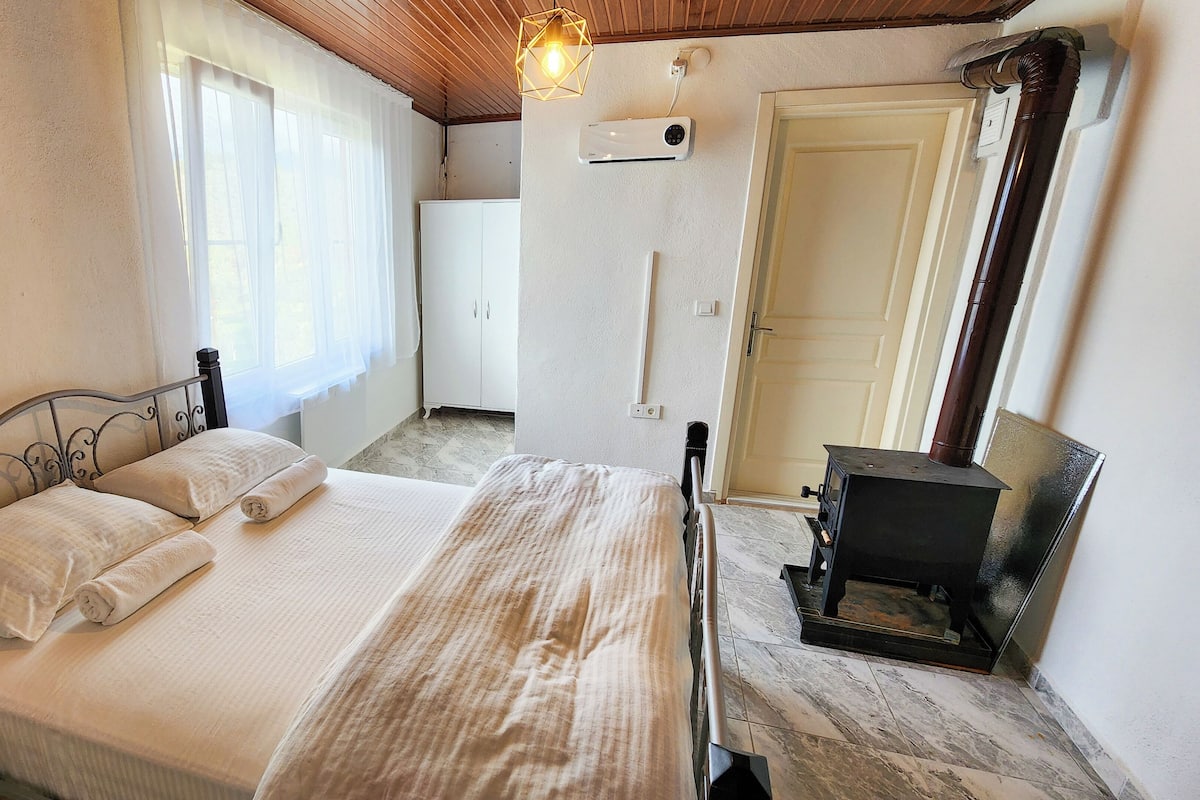 Panoramic Room, Mountain View | Premium bedding, WiFi (free), bed sheets