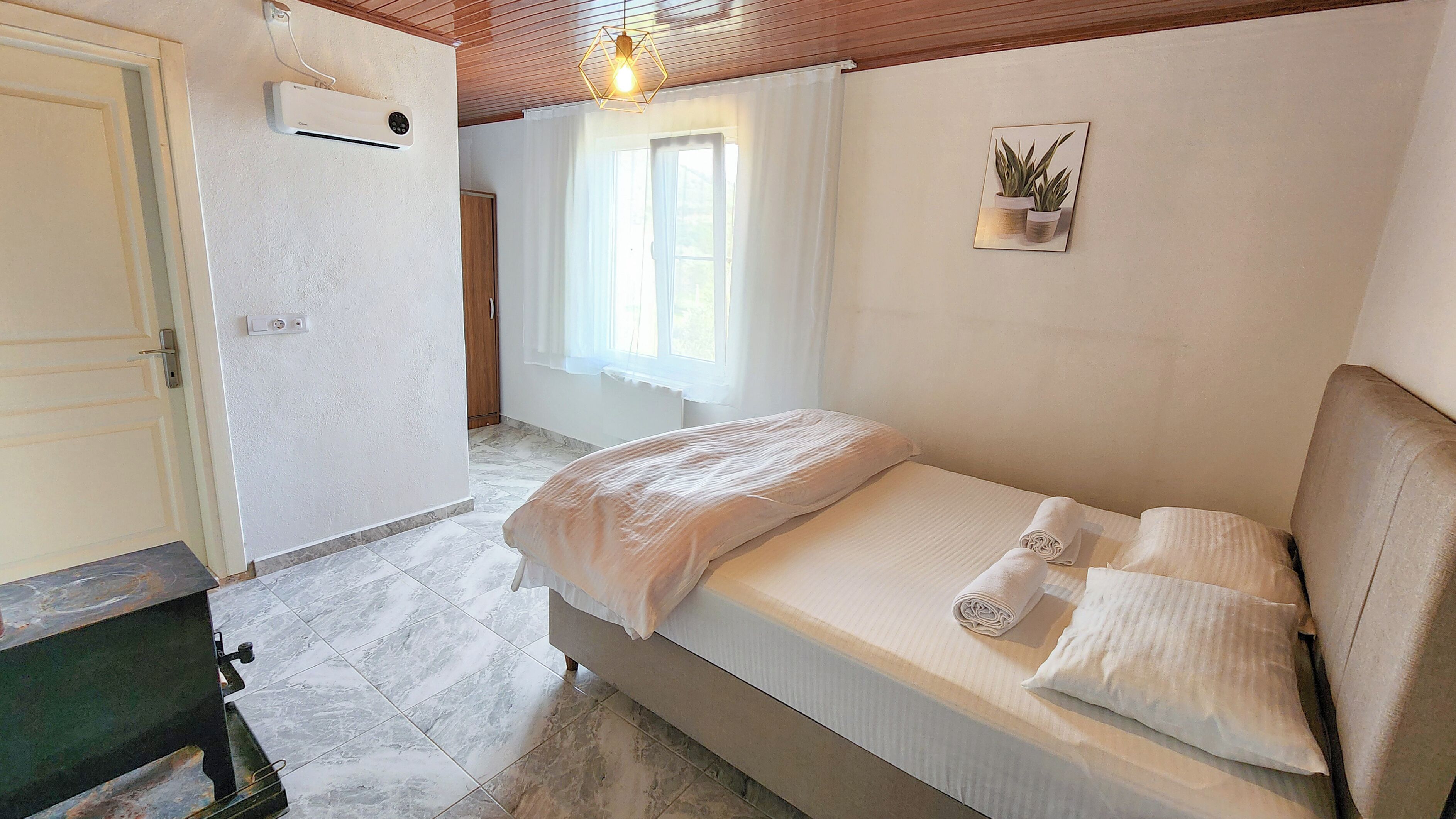 Panoramic Room, Mountain View | Premium bedding, WiFi (free), bed sheets