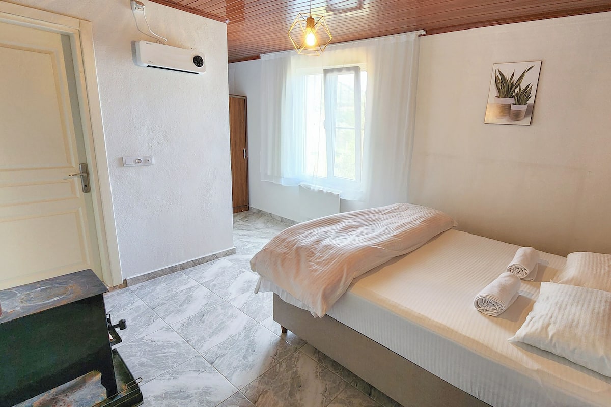 Panoramic Room, Mountain View | Premium bedding, WiFi (free), bed sheets