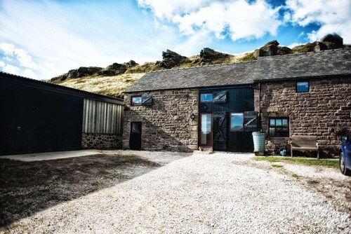 Anroach Farm House in The Peak District (sleeps 20)