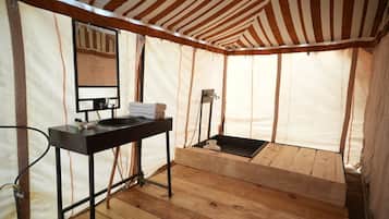Deluxe Tent | Bathroom
