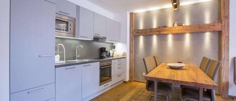 Fridge, microwave, oven, dishwasher