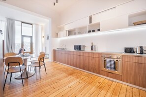 อพาร์ทเมนท์, 1 ห้องนอน, ระเบียง, วิวสวน | ครัวส่วนตัว