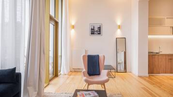 Appartement, 1 slaapkamer, balkon, uitzicht op tuin | Woonkamer