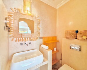 Shower, hair dryer, towels, toilet paper - Villa with pool 10 minutes from the beach! (Agadir)