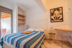 3 bedrooms, desk, iron/ironing board, travel cot - Villa with pool 10 minutes from the beach! (Agadir)
