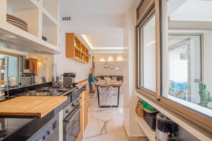 Microwave, oven, dishwasher, electric kettle
