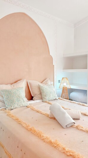 3 bedrooms, desk, iron/ironing board, travel cot