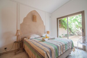 3 Schlafzimmer, Schreibtisch, Bügeleisen/Bügelbrett, Reisekinderbett