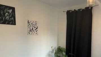 1 soveværelse, strygejern/strygebræt, Wi-Fi