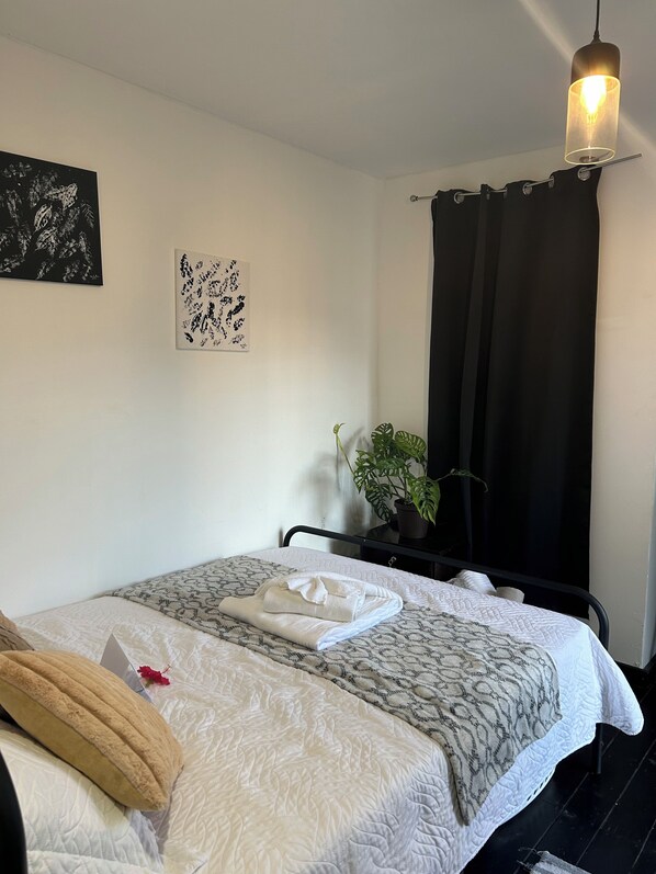 1 bedroom, iron/ironing board, WiFi