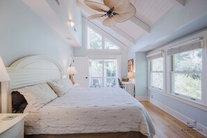 4 slaapkamers, een strijkplank/strijkijzer, gratis wifi, beddengoed