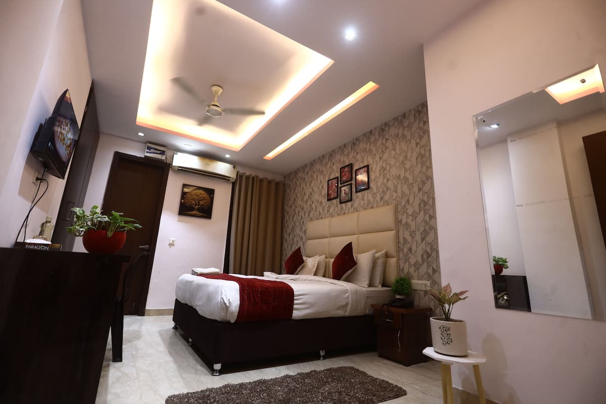 Deluxe Double Room | Free WiFi