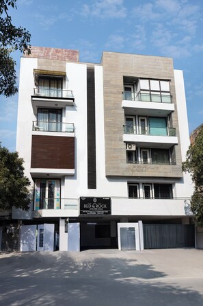 Front of property - The Bed and Rock (New Delhi)