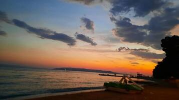 Plage, sable blanc, 3 bars de plage