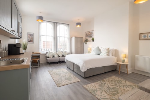 Host Stay Harbour Point