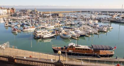 Host Stay Harbour Rest