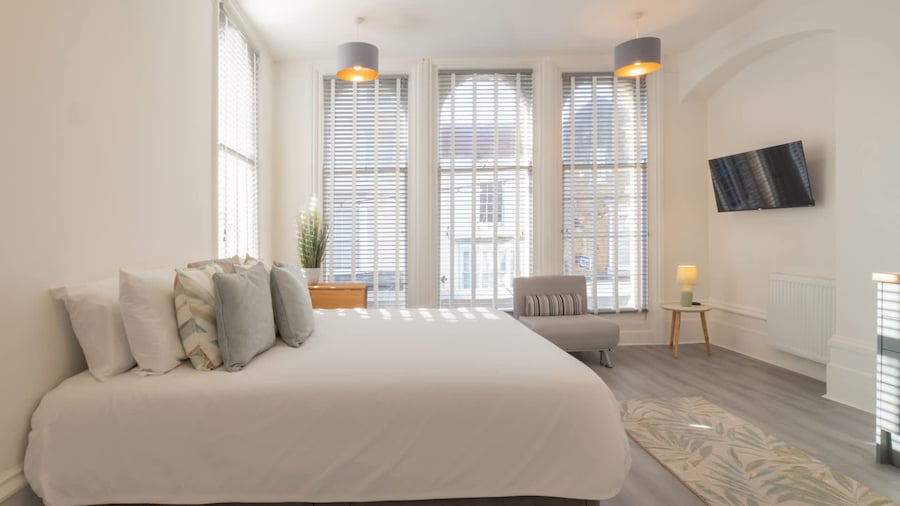 Host Stay Harbour Rest