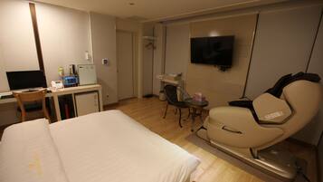 Deluxe Double Room, River View | Frette Italian sheets, premium bedding, down comforters, desk