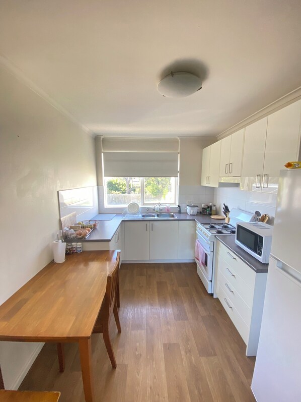 Private kitchen - Cozy private Room in Thornbury (Thornbury)