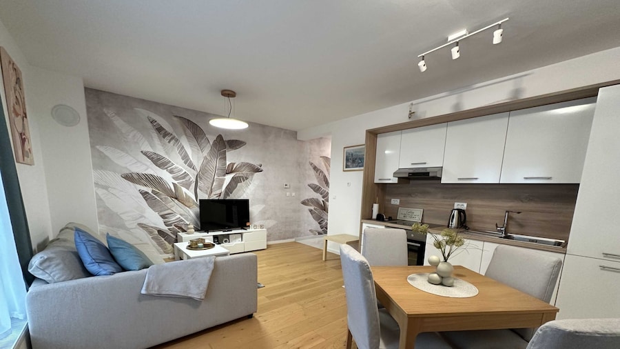 Cozy Retreat in Krapinske Toplice: Comfort and Prime Location With Private Parking