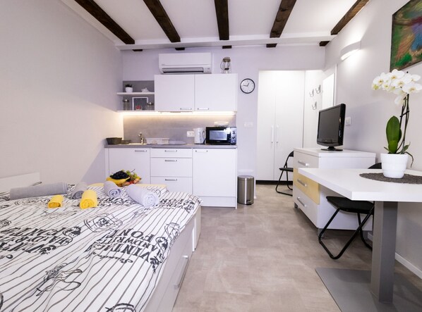Appartement (Classic One Bedroom Apartment) | 3 chambres, lits bébé (en supplément), Wi-Fi gratuit