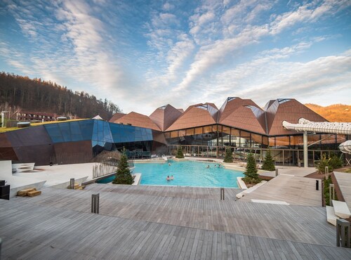 Rustic and Radiant Retreat Apartments With Terrace